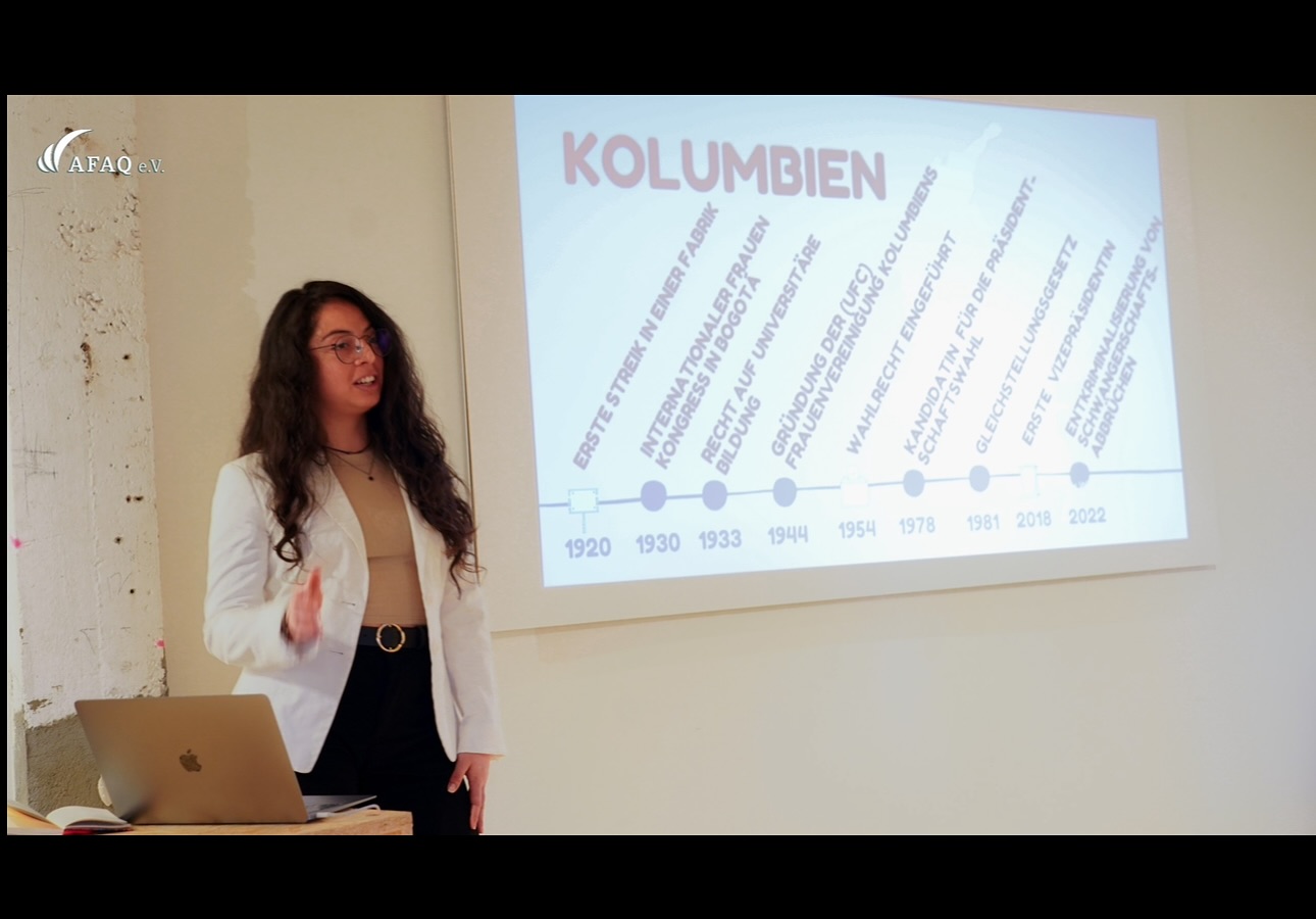 „Starke Stimmen für Frauenrechte: Eine globale Perspektive aus Deutschland, Kolumbien, Tunesien, USA“ 489701060_18461283280077315_8798911159348347193_n