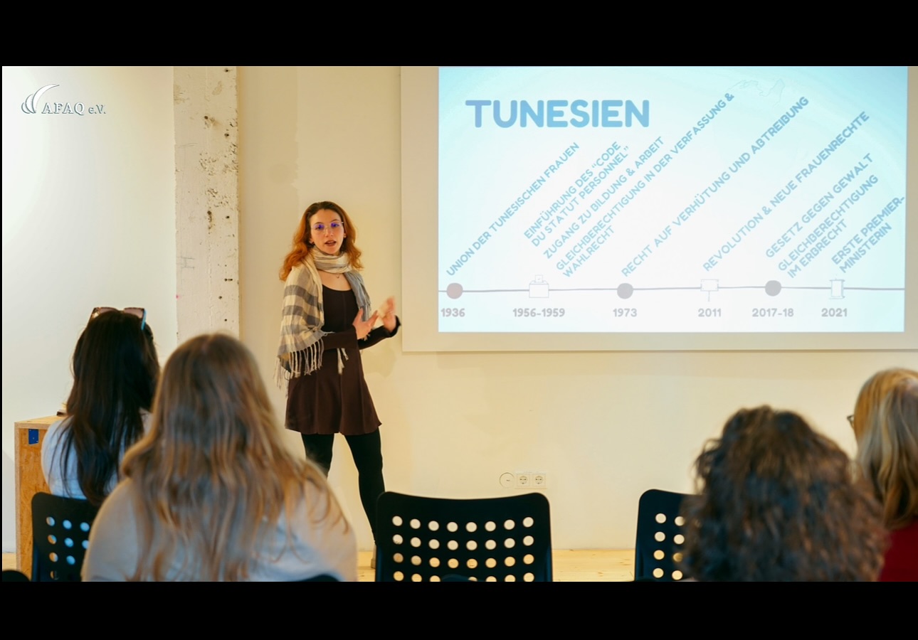 „Starke Stimmen für Frauenrechte: Eine globale Perspektive aus Deutschland, Kolumbien, Tunesien, USA“ 489825191_18461283388077315_4998417086471130763_n